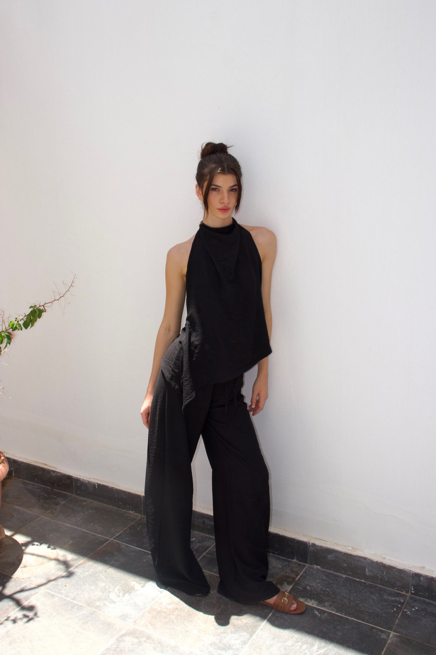 The halter set-black