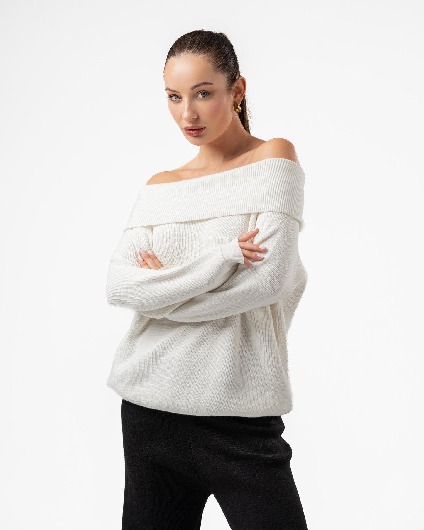 Off shoulder knitted top-white