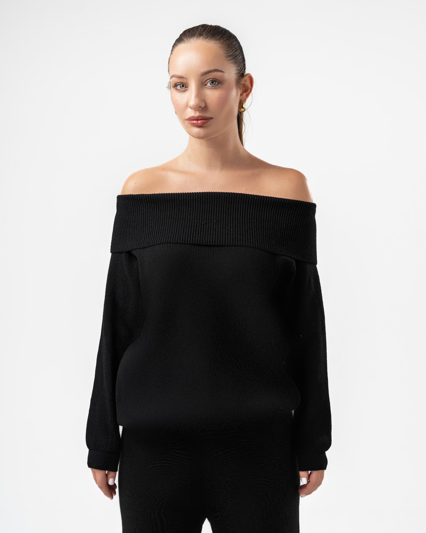 Off shoulder top-black