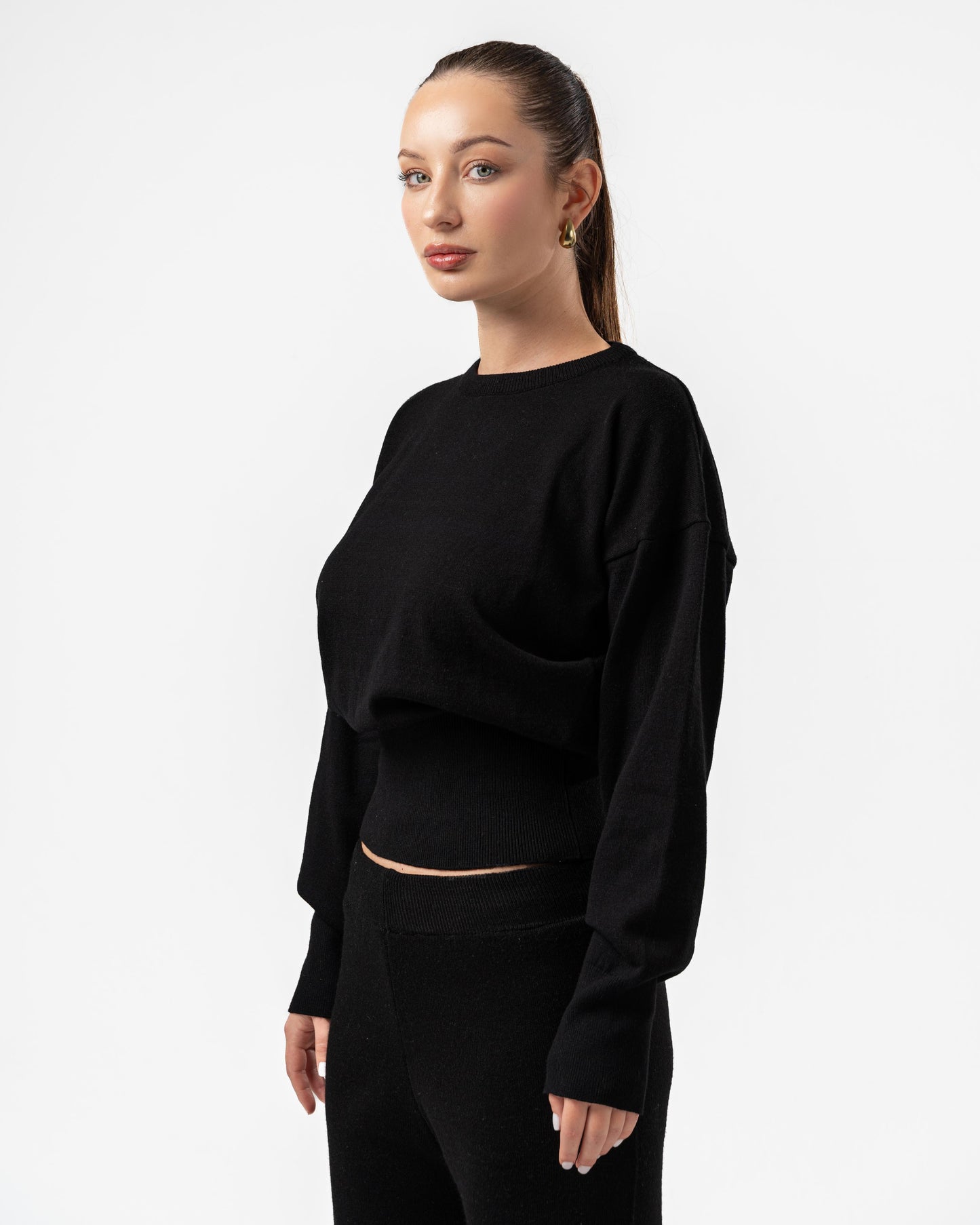 Knitted sculpting top-black