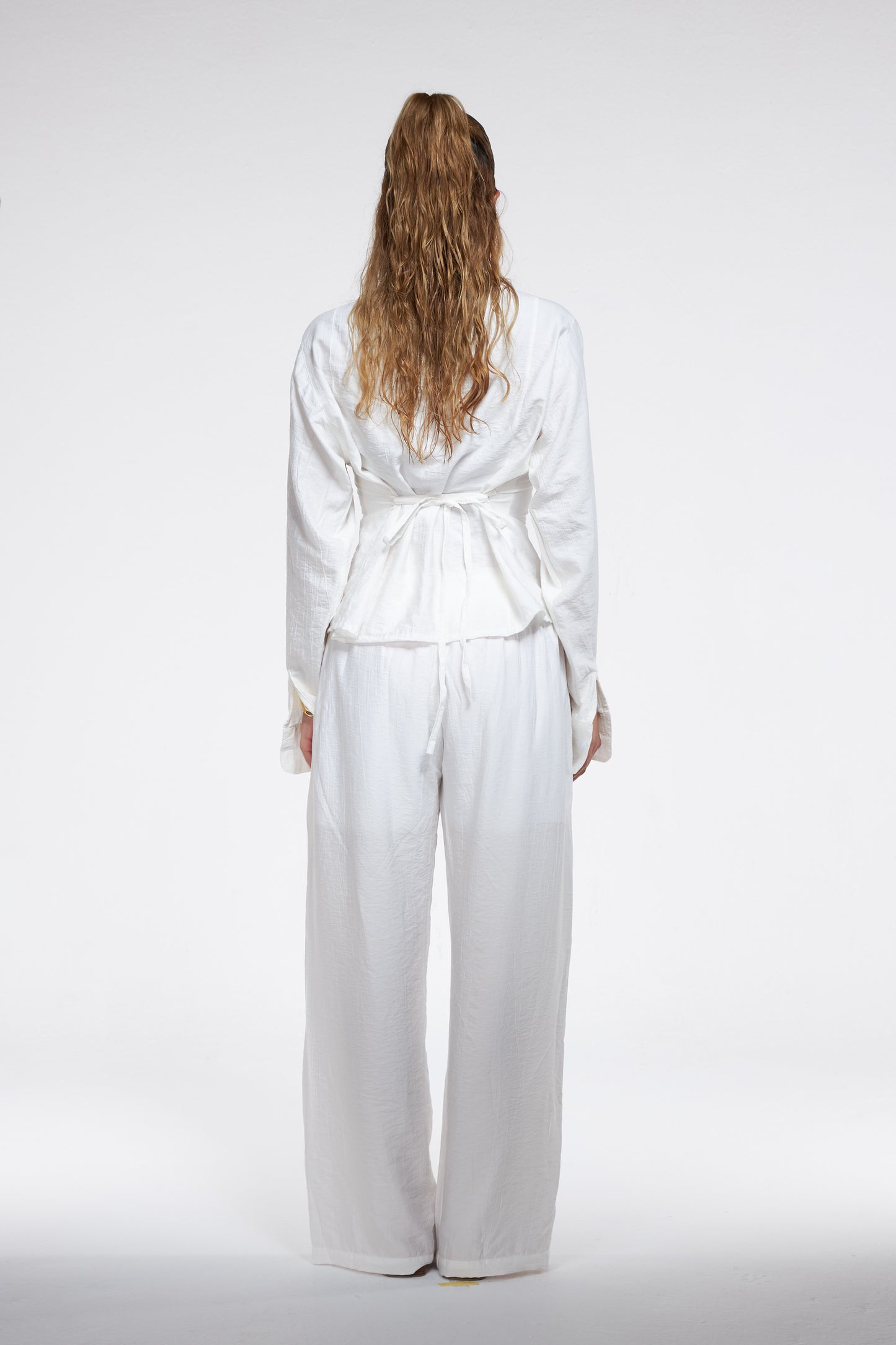 Sculpting chemise-white
