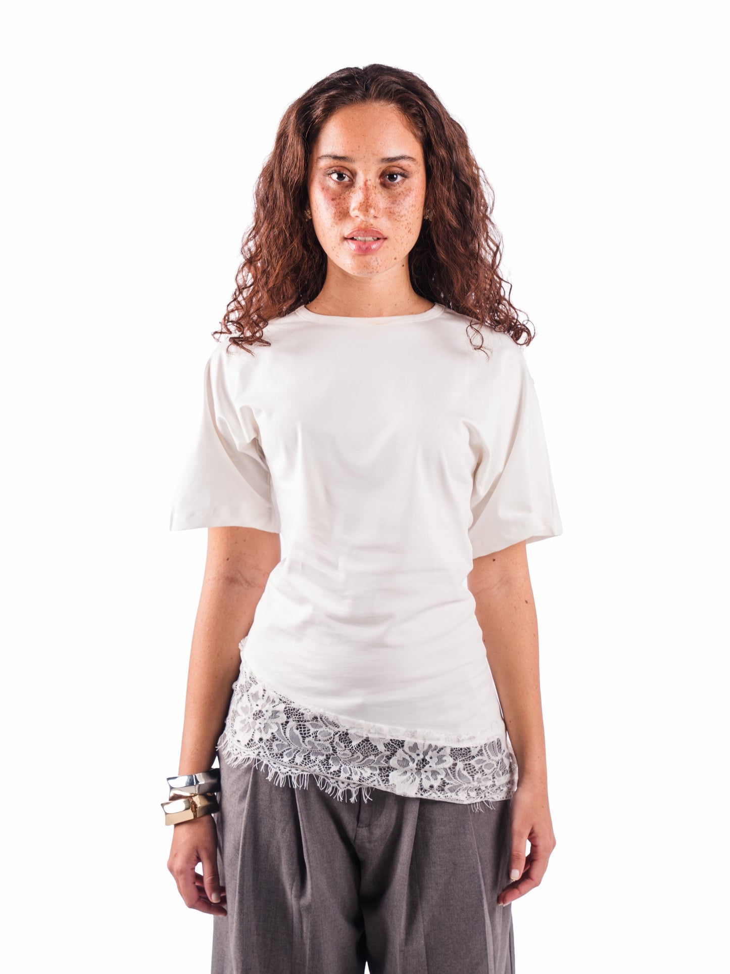 Short sleeve lace hem tee–White