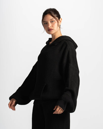 The cozy core hoodie-black