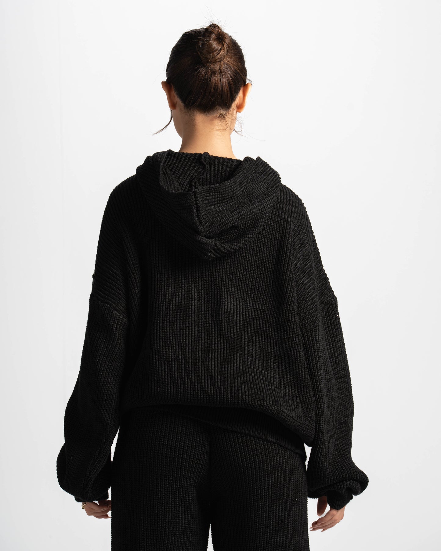 The cozy core hoodie-black