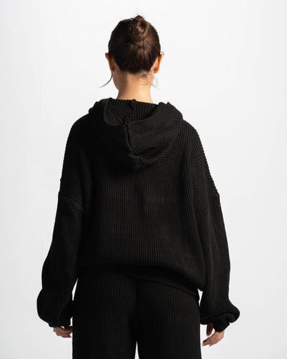 The cozy core hoodie-black